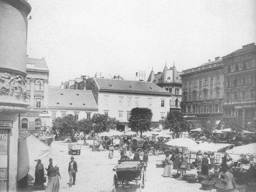 Városház téri piac, jobbra a Váci utca | Fotó: Klösz György 